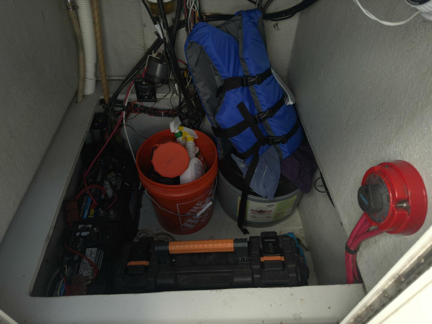 1999 Dusky 256 Center Console - Image 10