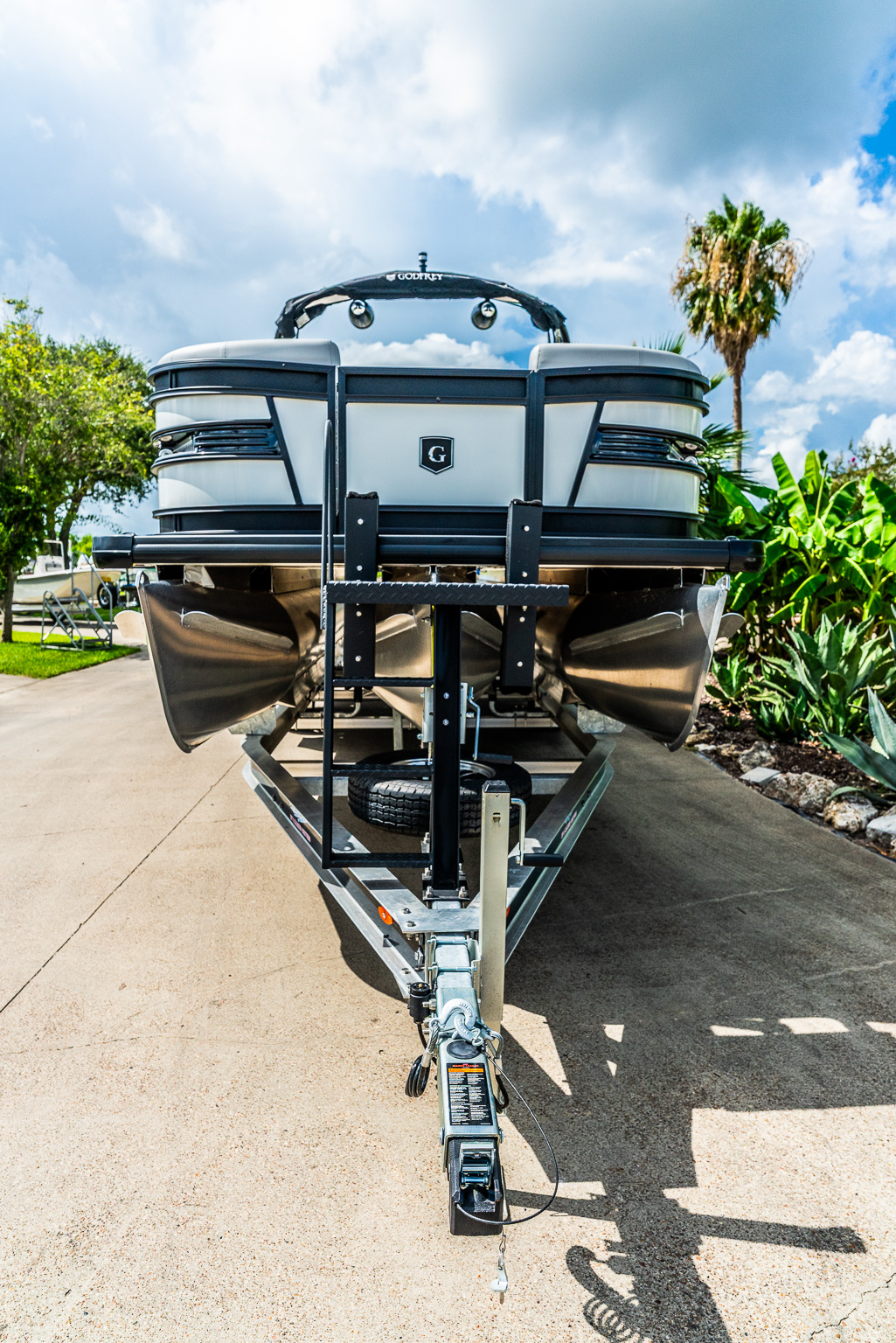 2026 Godfrey AquaPatio 255 ULW - Image 3