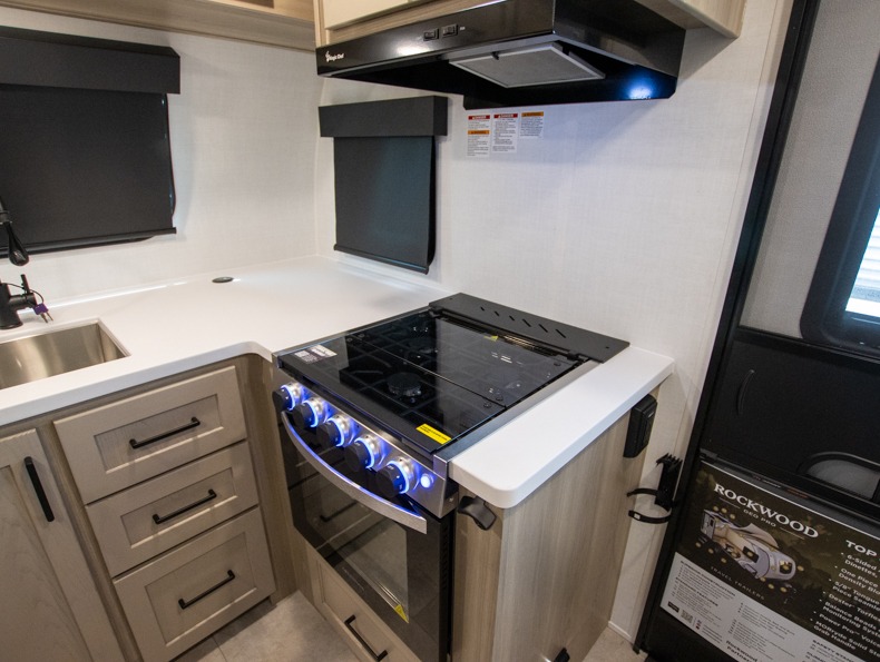 2026 Forest River Rockwood Geo Pro 20FK - Image 8