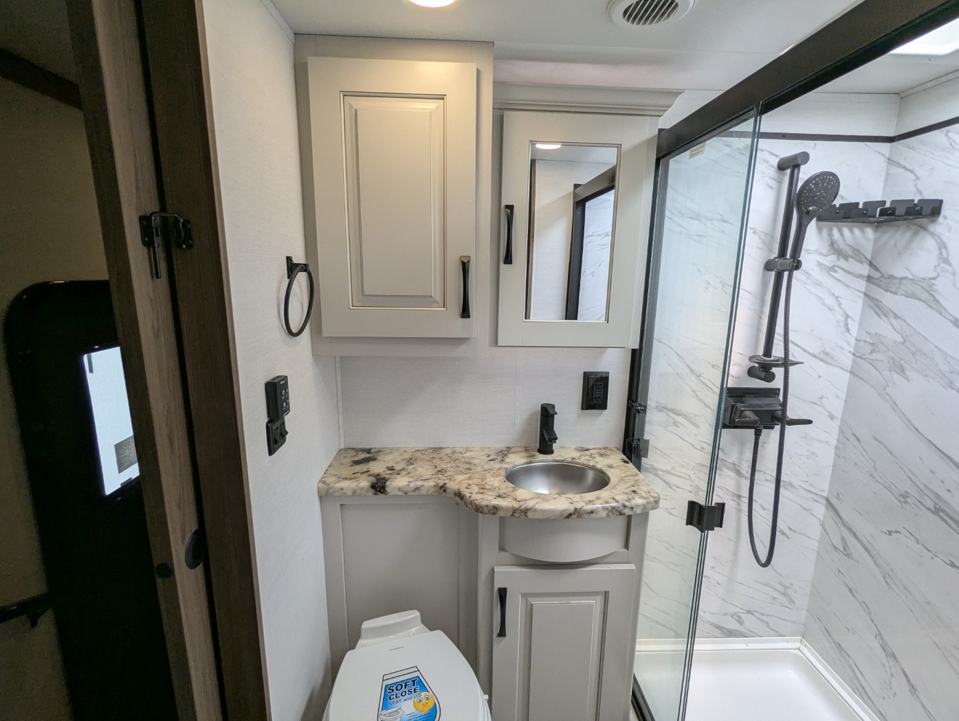 2024 Alliance RV Paradigm 395DS - Image 4