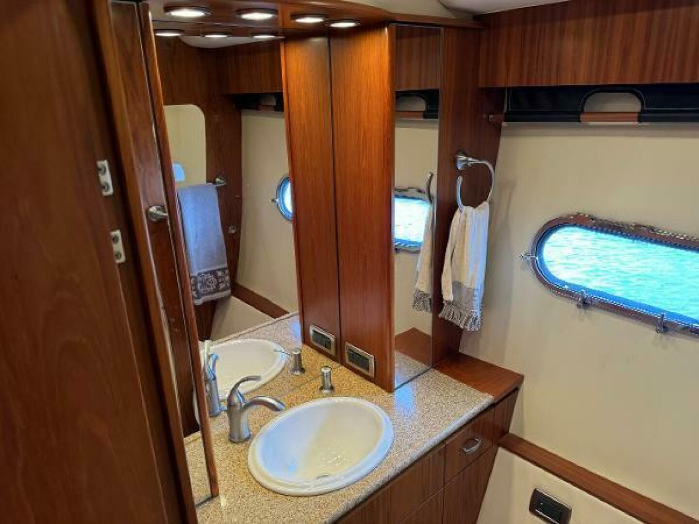 2010 Tiara Yachts 5800 Sovran - Image 85