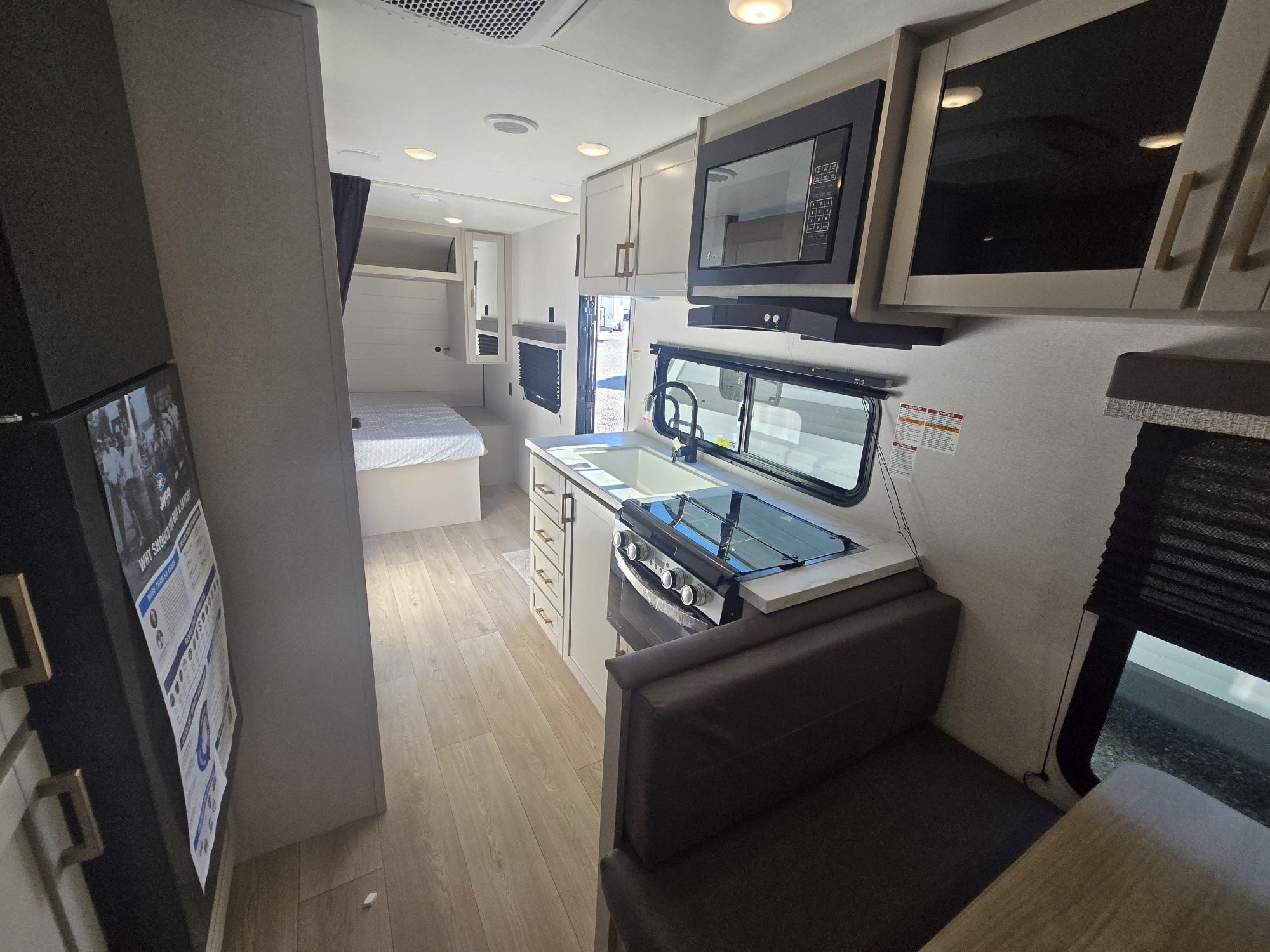 2027 Jayco Jay Flight SLX 210QB - Image 15