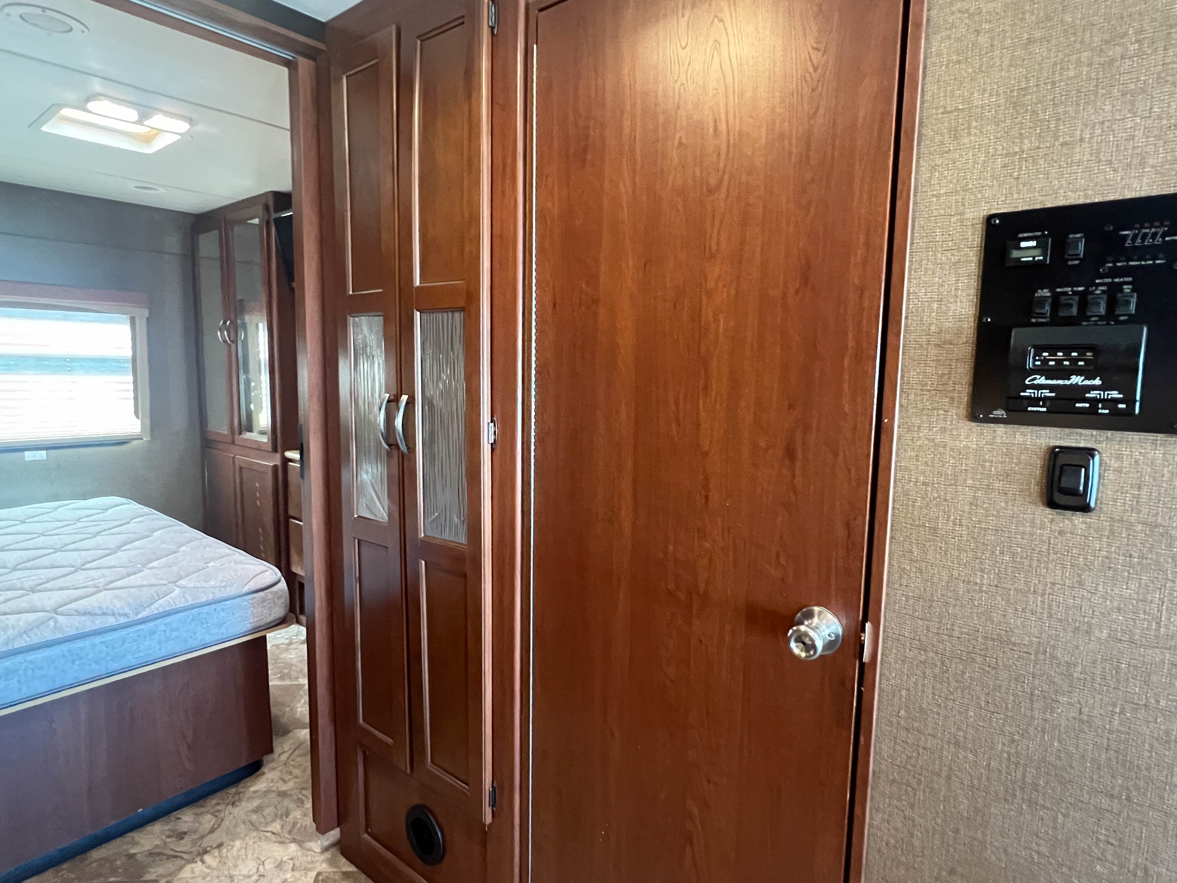 2015 Thor Motor Coach ACE 27.1 - Image 22