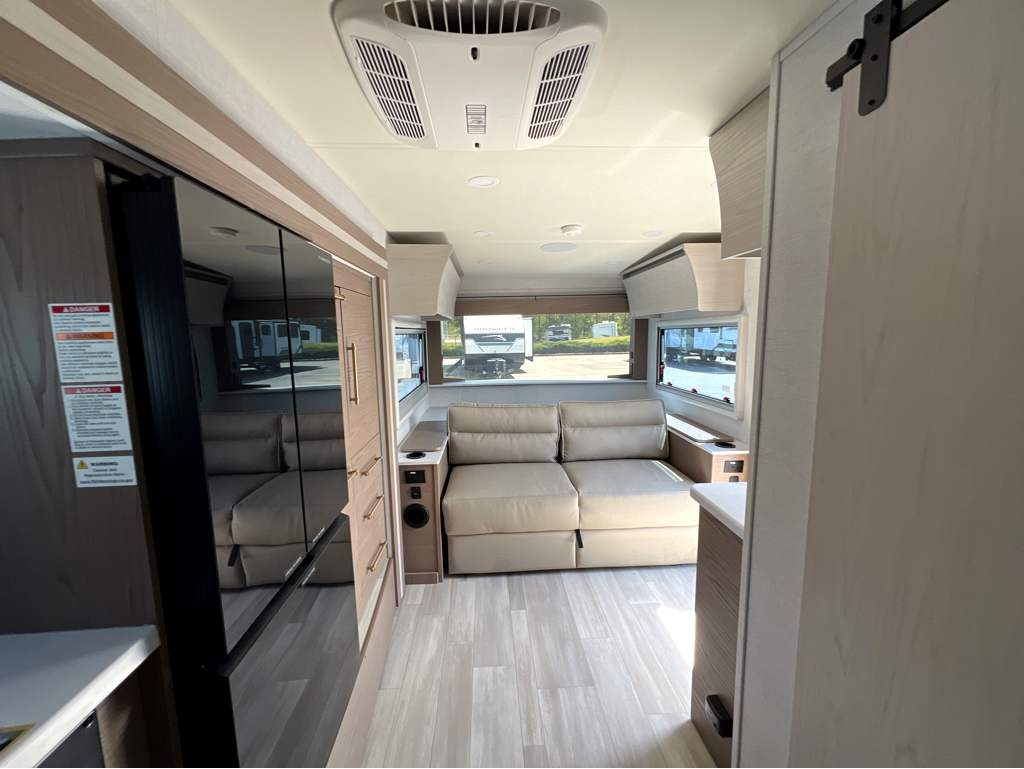 2025 GRAND DESIGN SERENOVA 150HL - Image 20