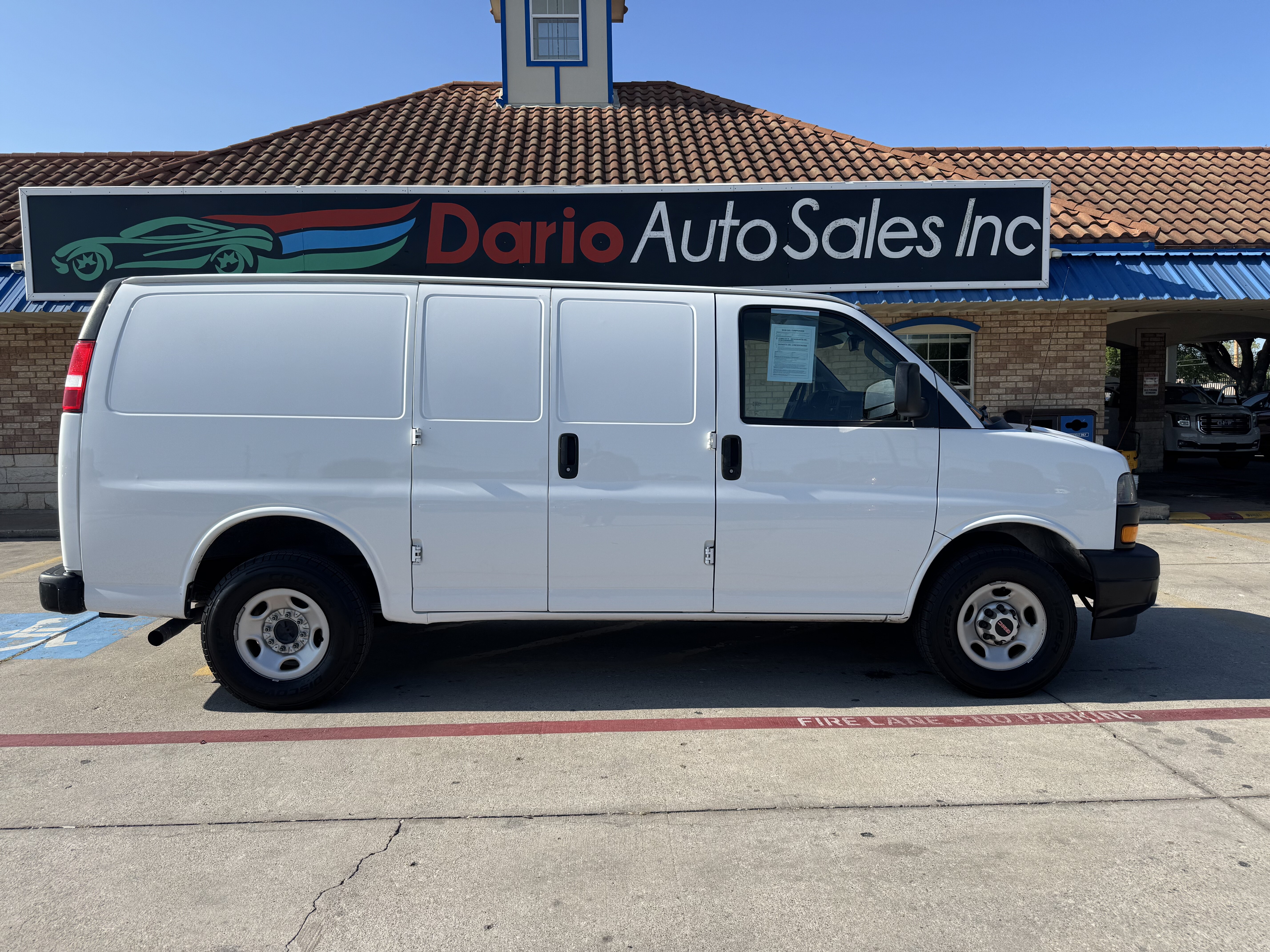 2022 GMC Savana 80952 - Image 9