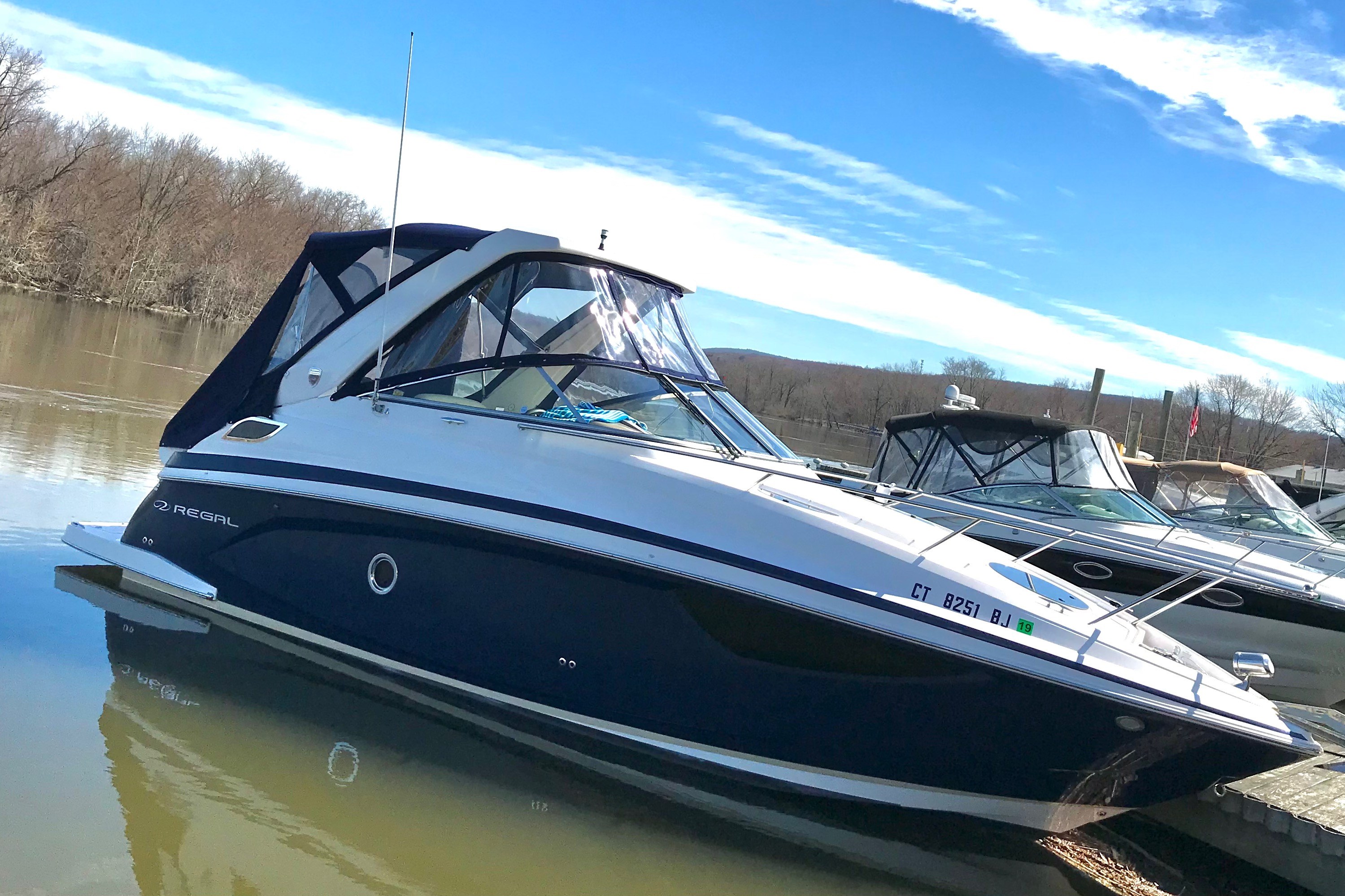2018 Regal 28 Express - Image 4