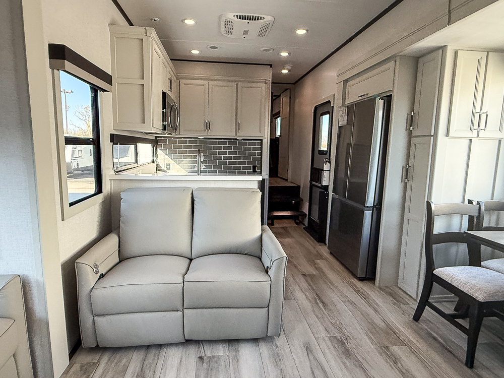 2026 KEYSTONE 380LT - Image 48