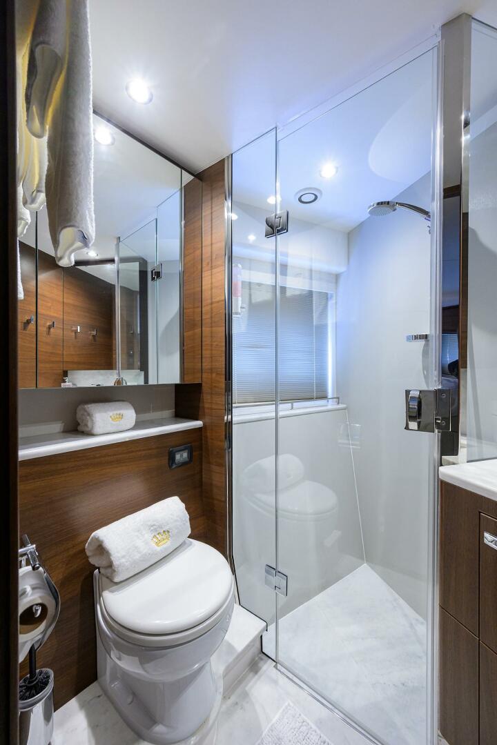 2003 Jupiter 31 Cuddy - Image 126
