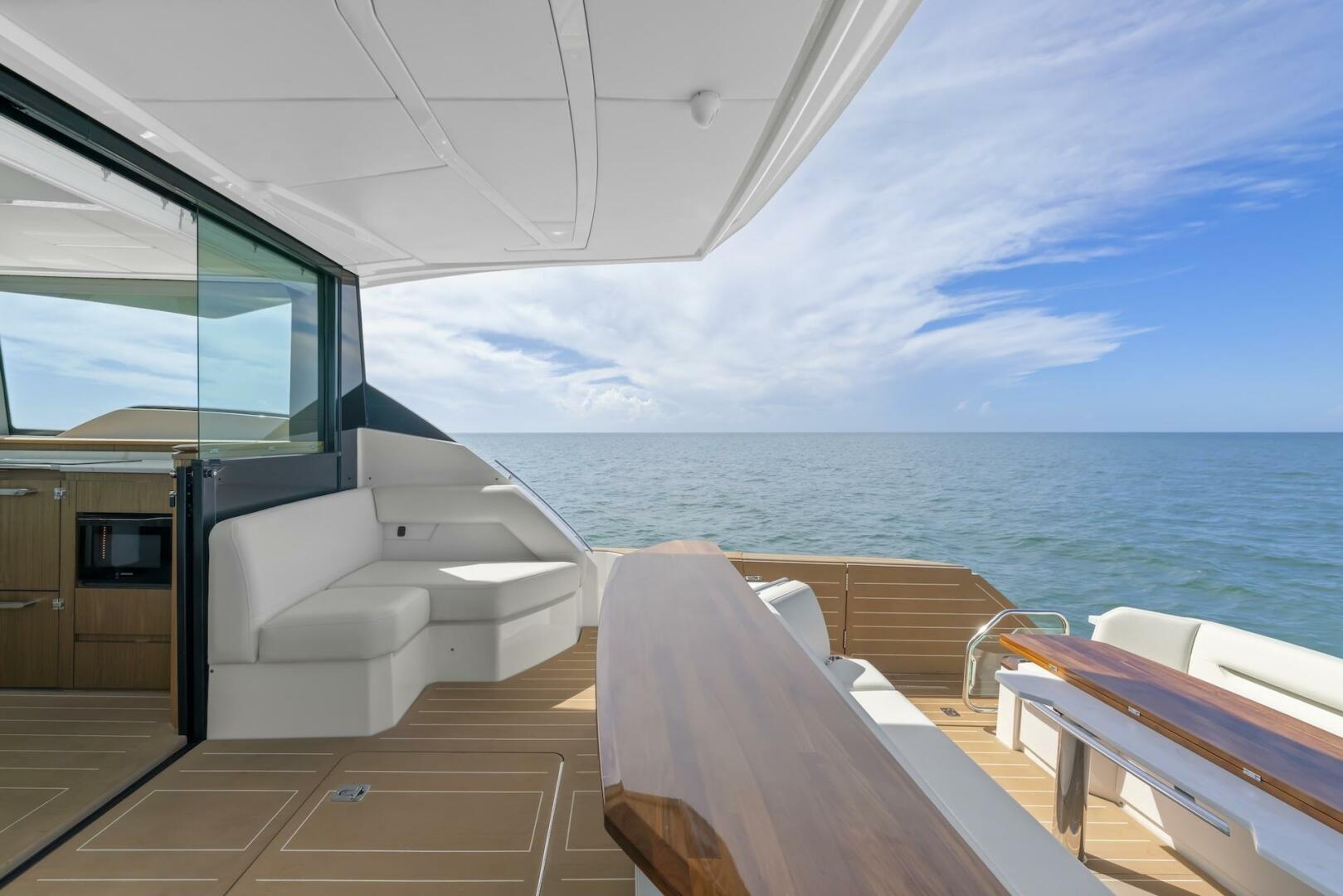 2023 Tiara Yachts EX 60 - Image 38