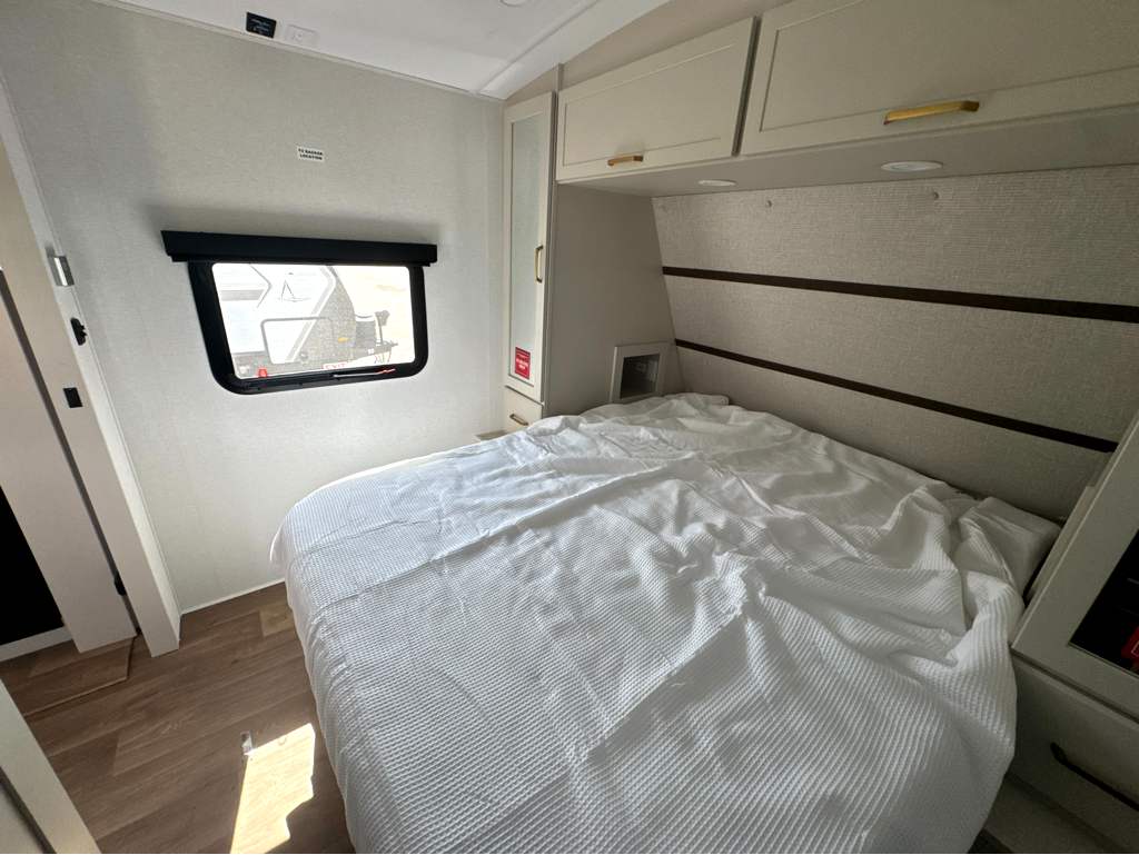 2027 GRAND DESIGN IMAGINE 2300MK - Image 17