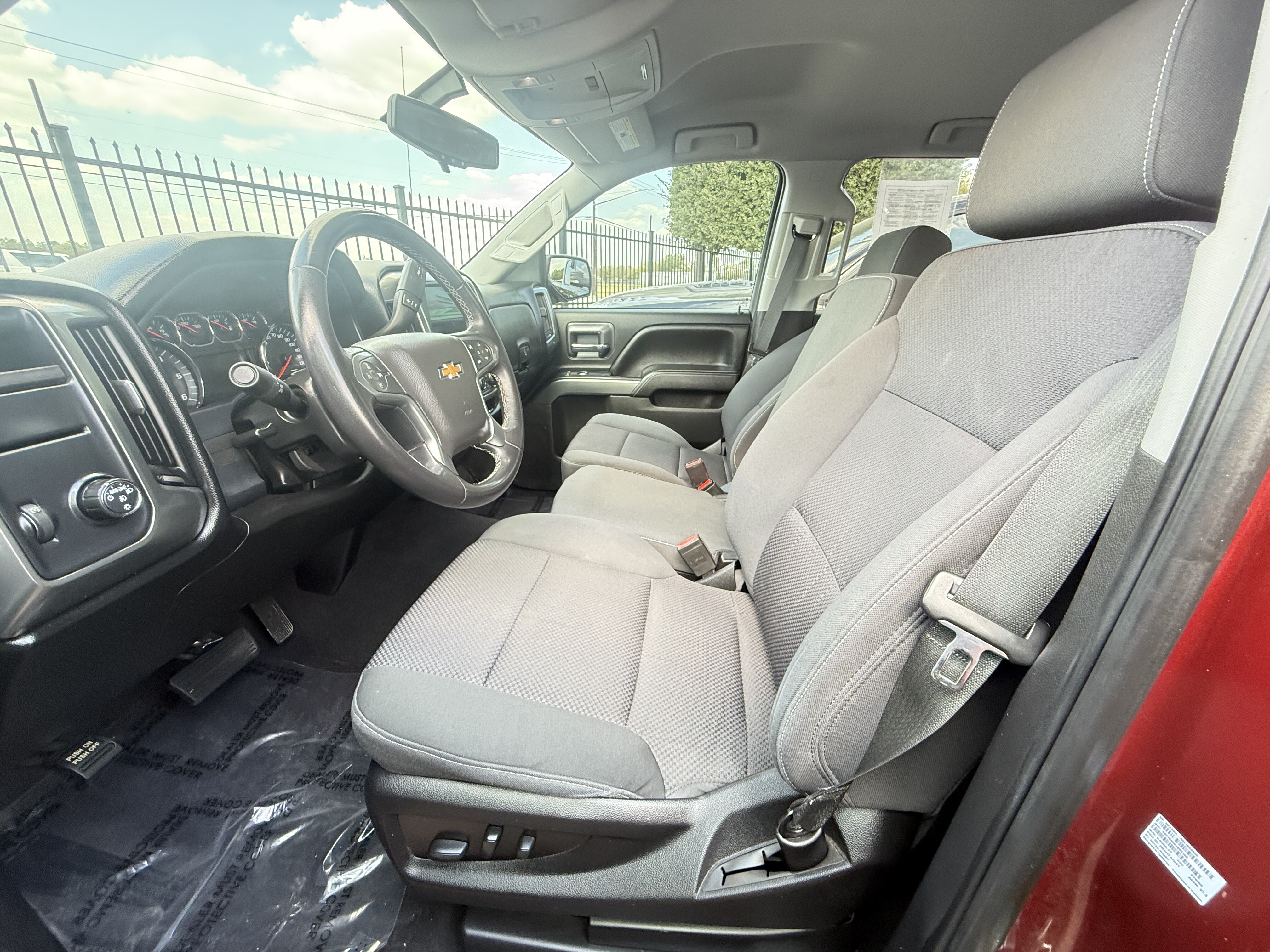 2018 Chevrolet Silverado 1500 Crew Cab LT 4WD - Image 33