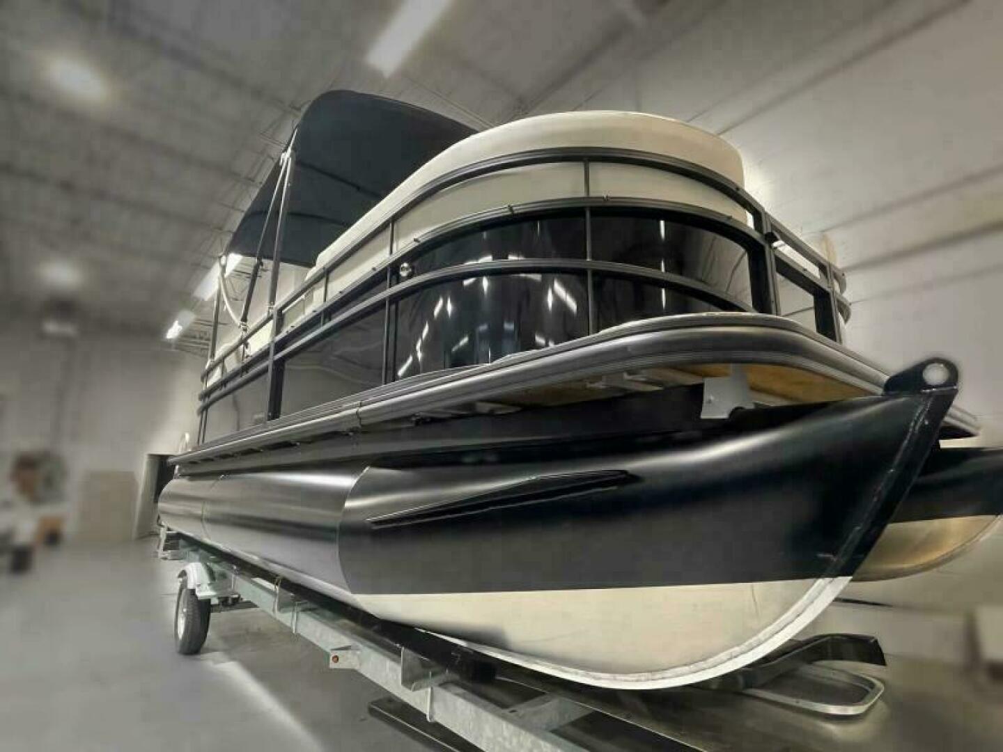 2024 Vision WX Tritoon - Image 183