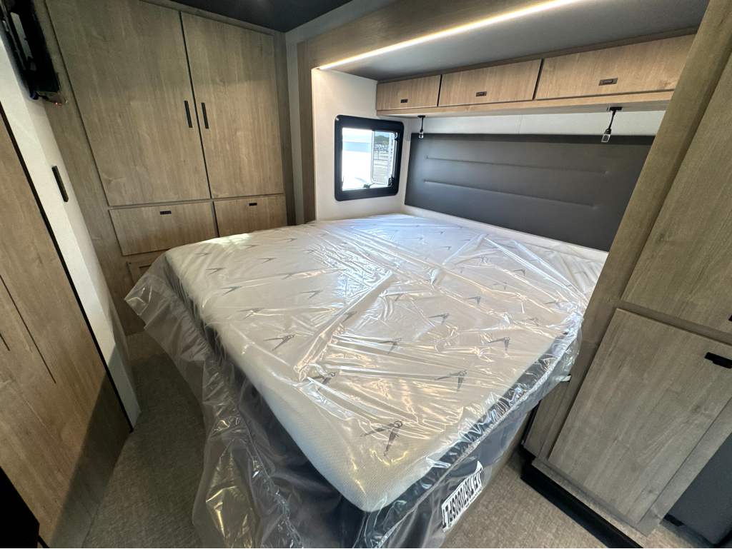 2027 Grand Design Lineage Series M 25FW - Image 17