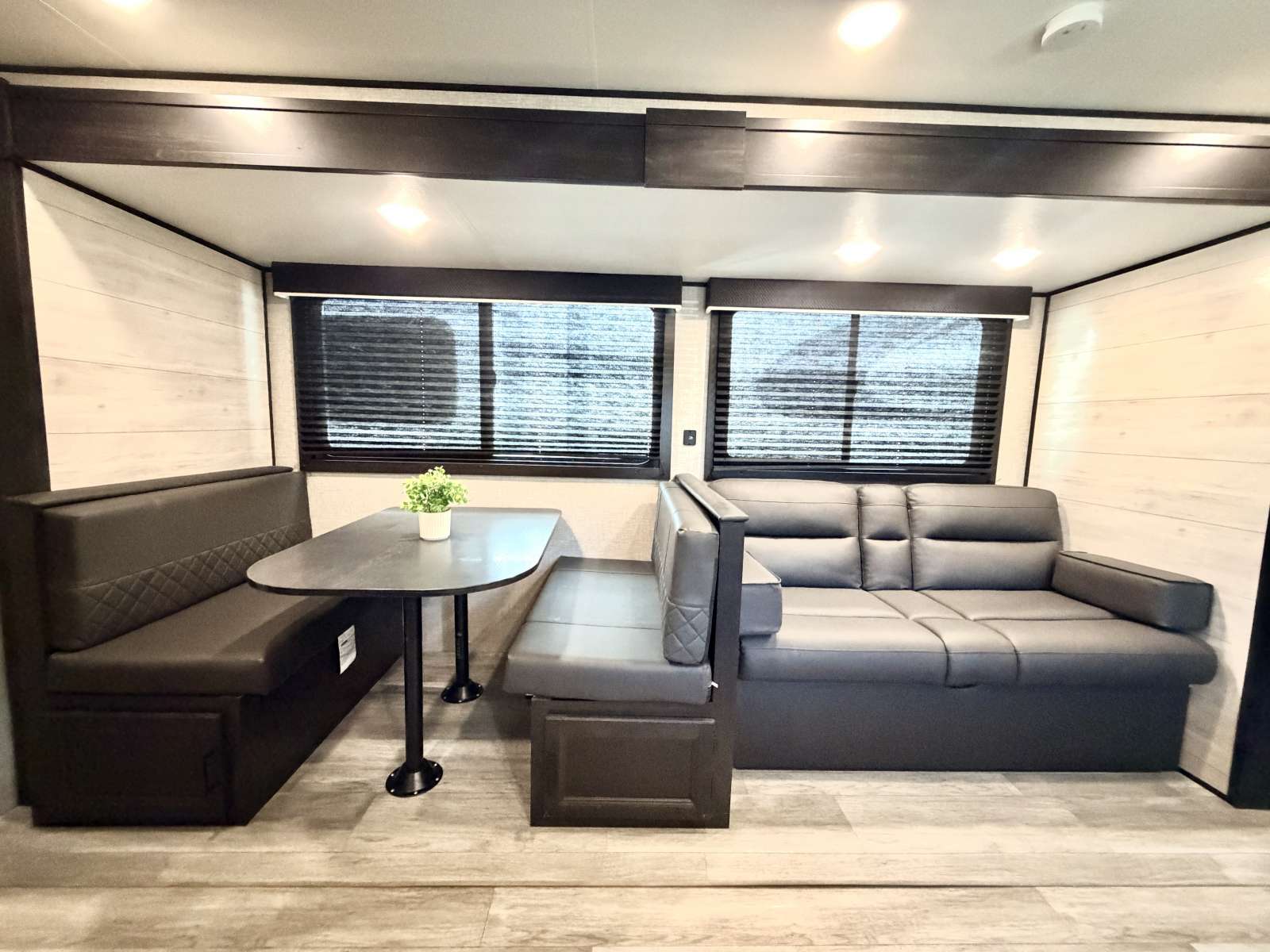 2023 Jayco Jay Flight 267BHS - Image 10