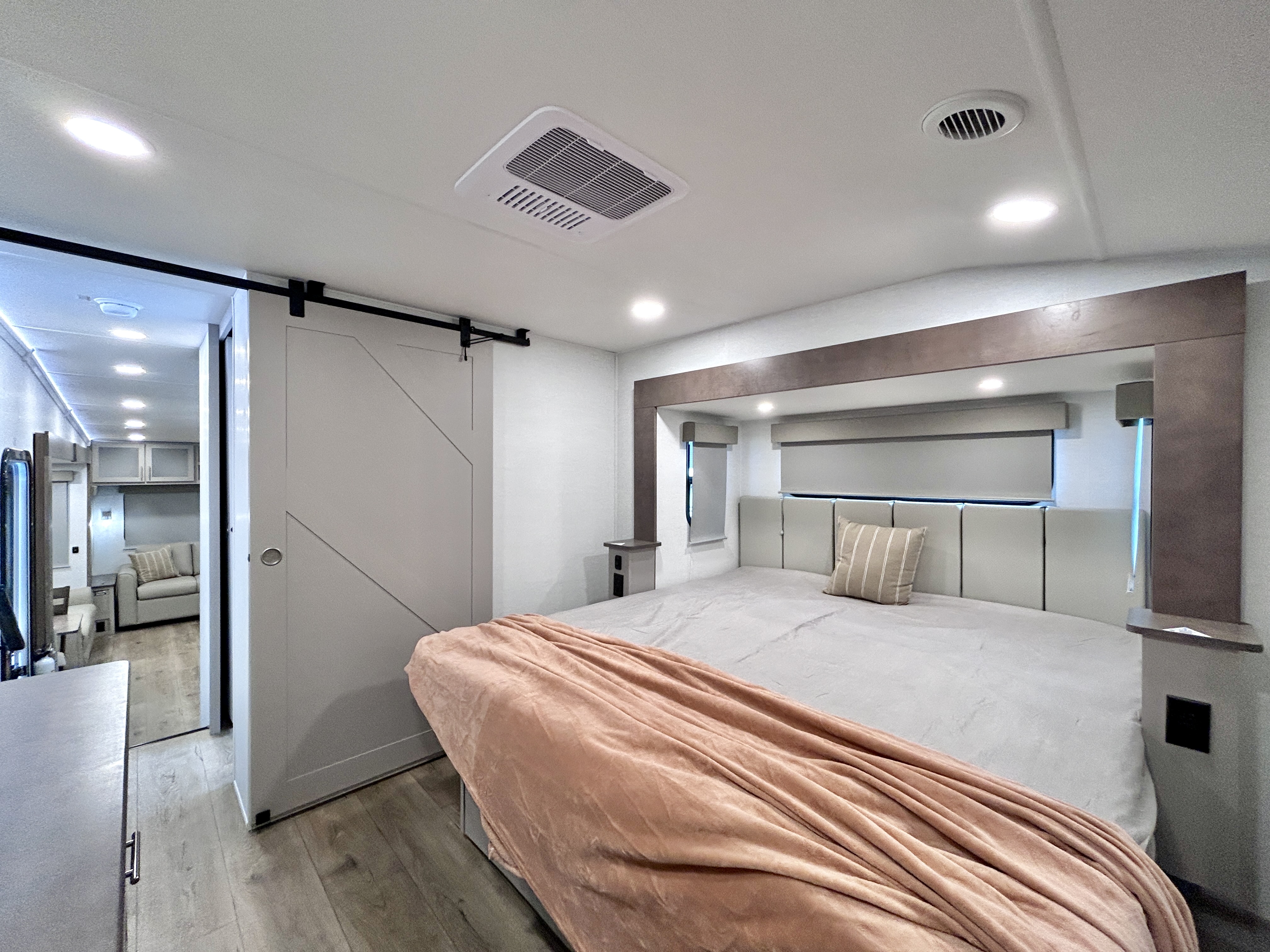 2026 Alliance RV Avenue 32RLS - Image 18