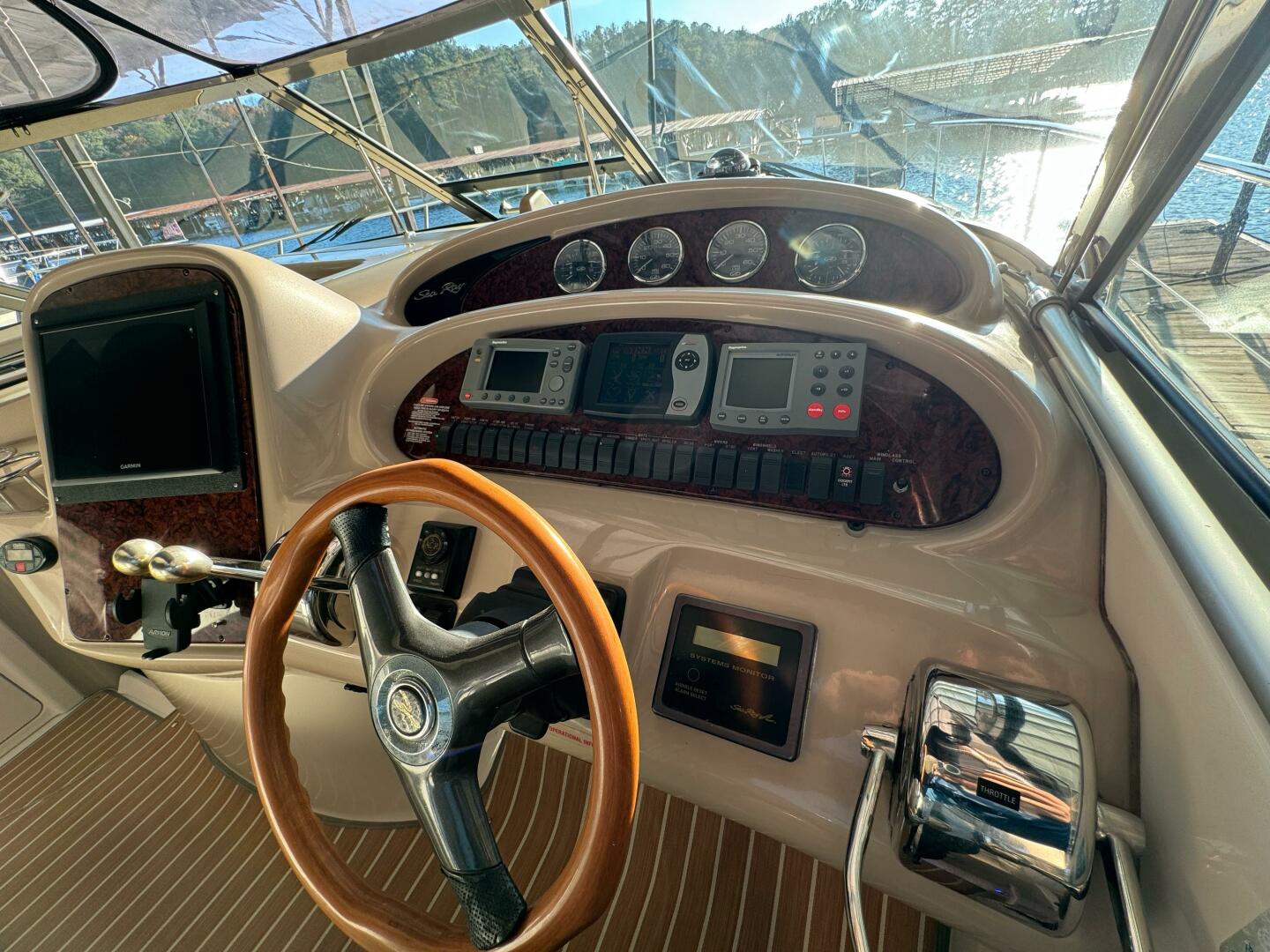 2004 Sea Ray 380 Sundancer - Image 20