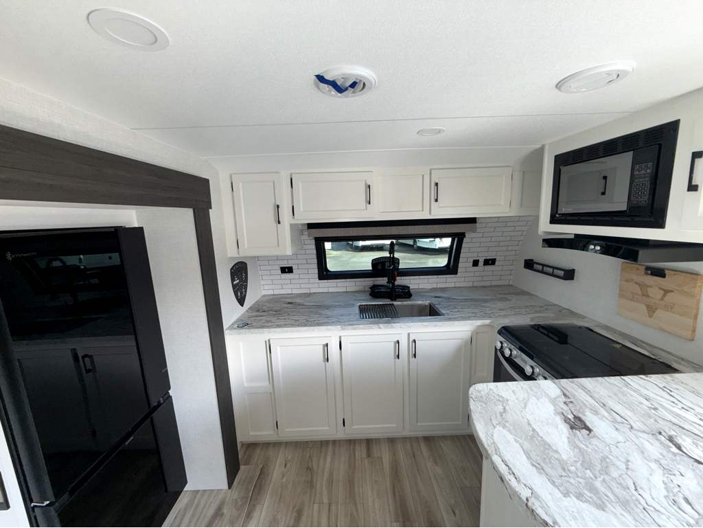 2026 VENTURE RV STRATUS 262VFK - Image 14