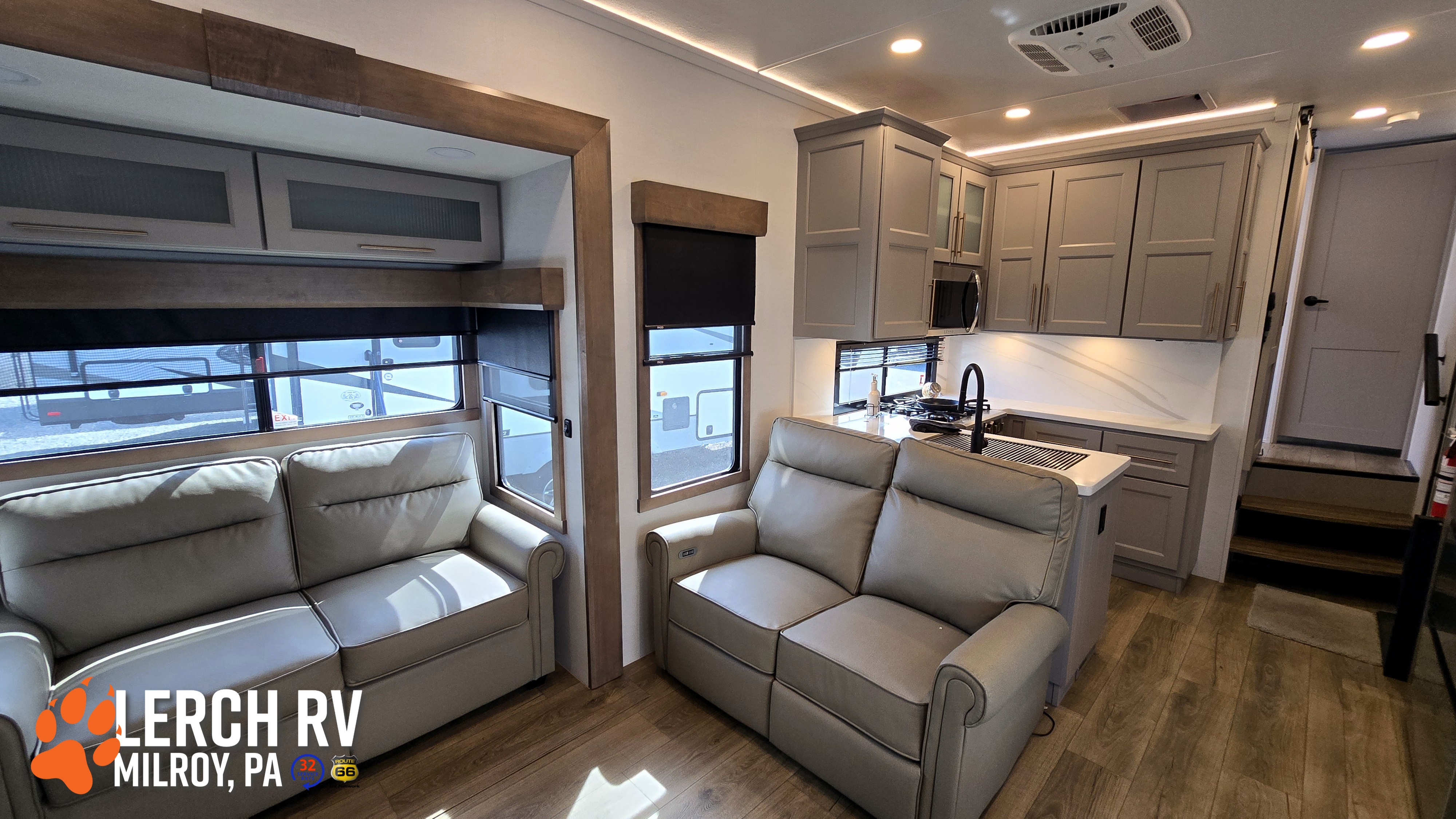 2025 Alliance RV Paradigm 395DS - Image 22