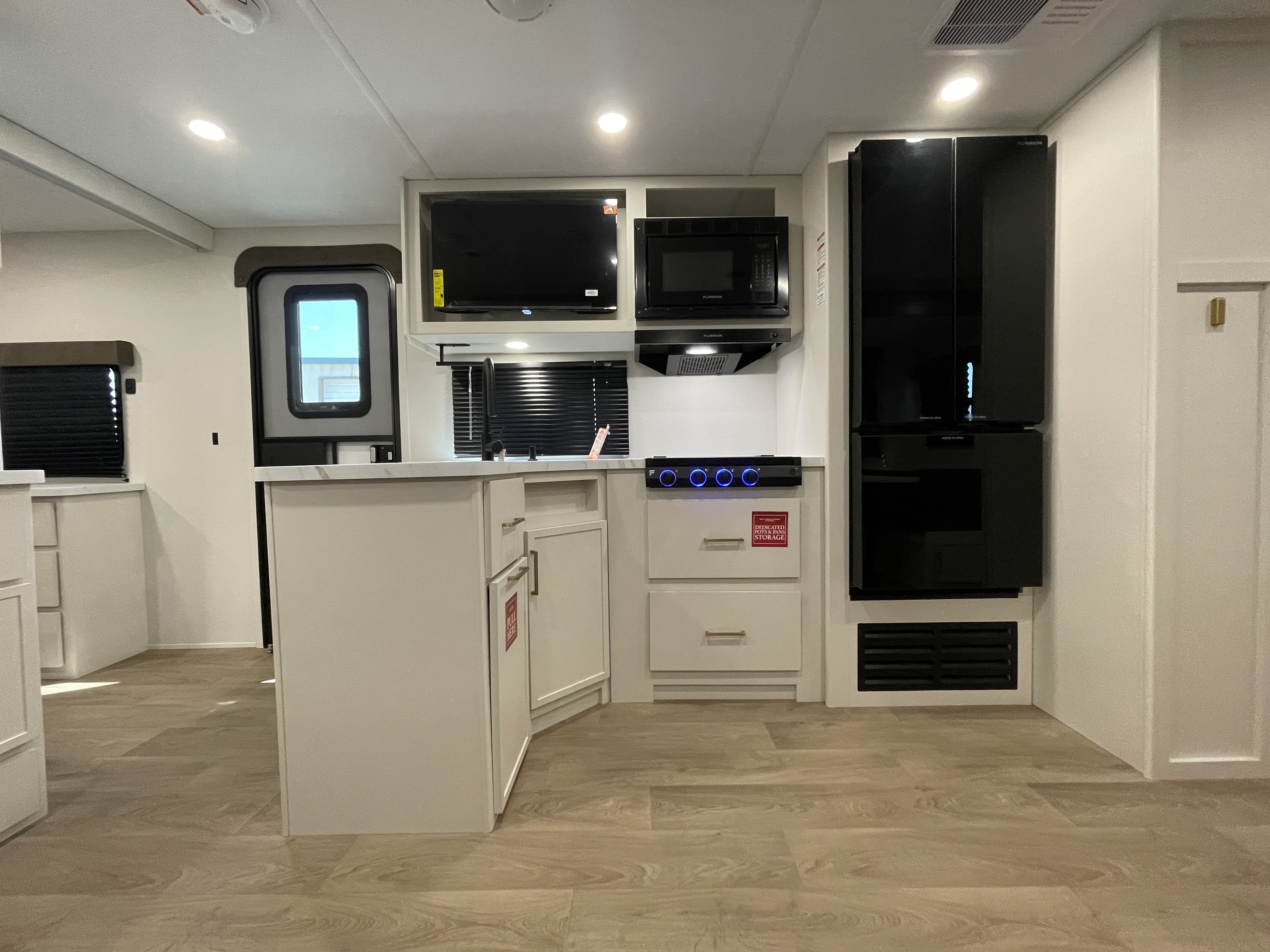 2027 Grand Design Transcend 335BHT - Image 17