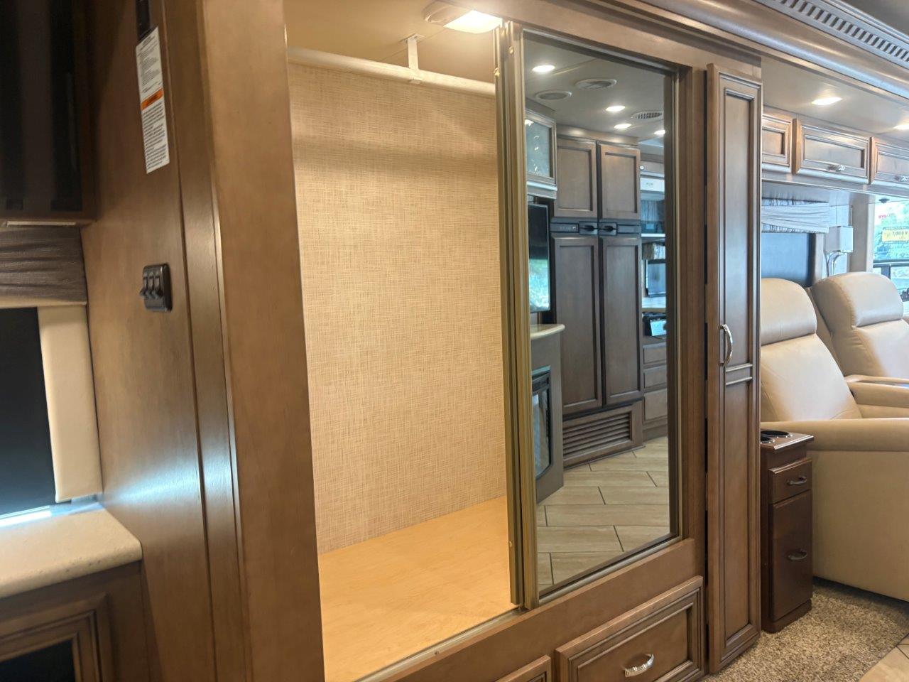 2021 Newmar Bay Star 3401 - Image 20