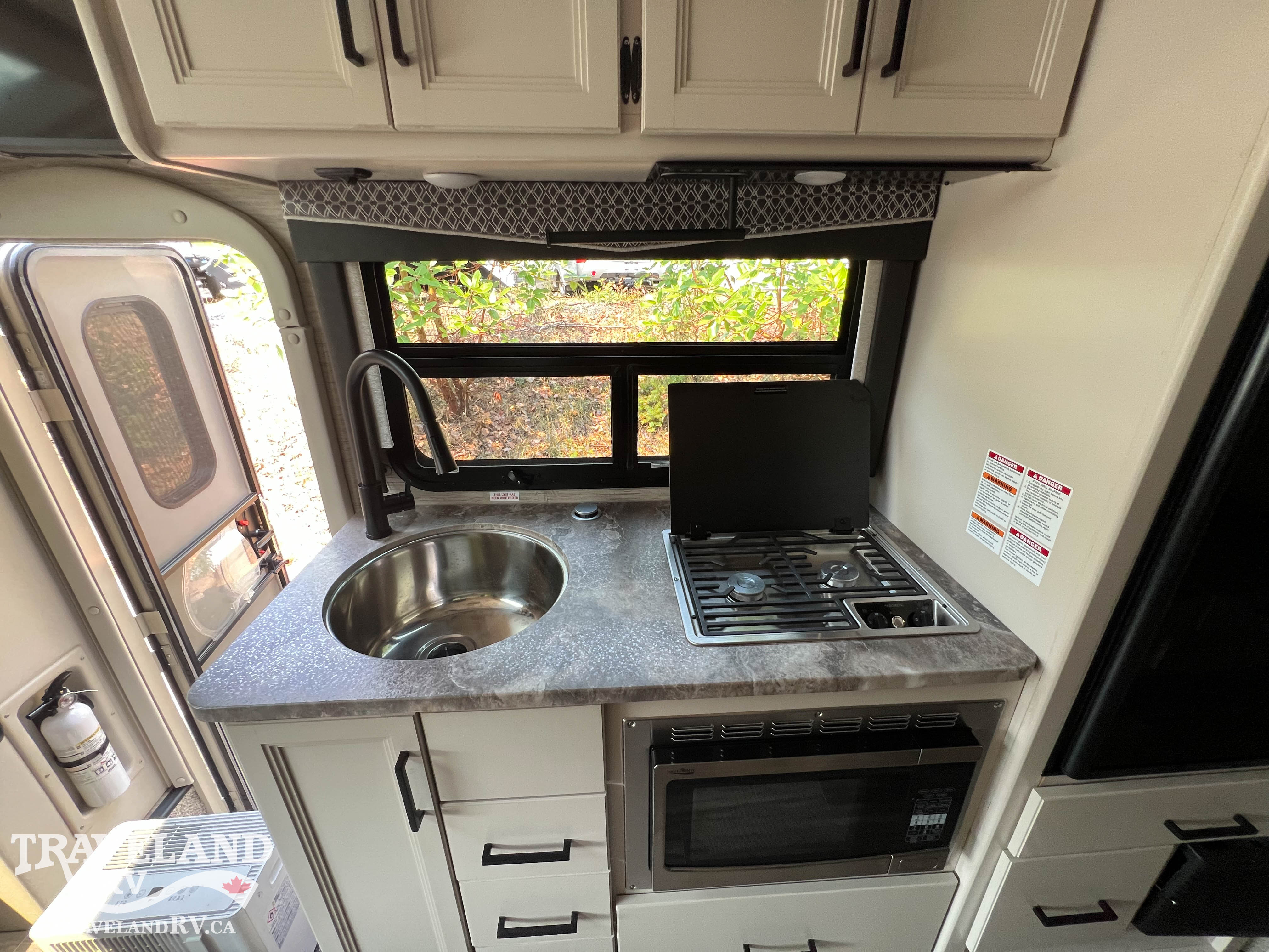 2022 Thor Motor Coach Gemini RUV 23TW - Image 12
