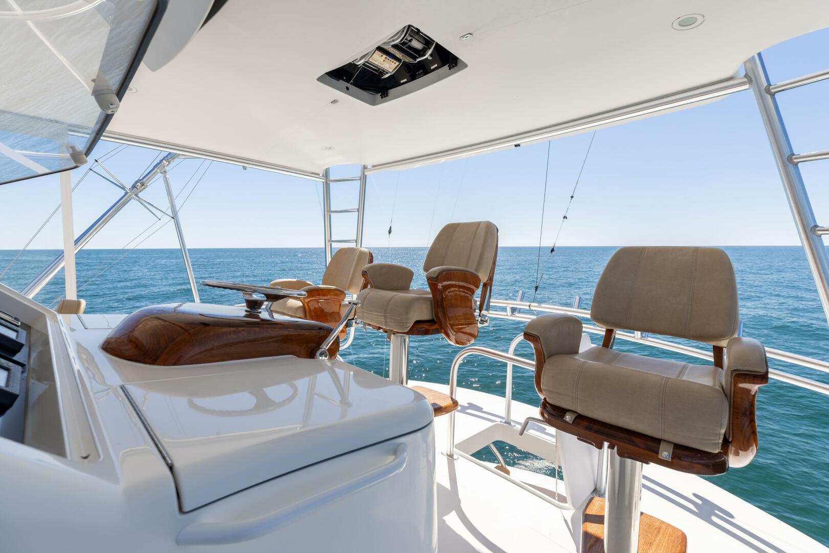 2013 Viking 76 Convertible - Image 3