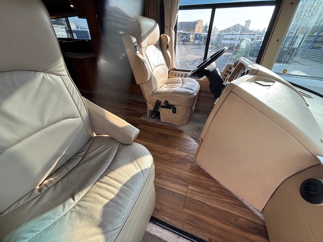 2007 WINNEBAGO TOUR 40TD - Image 9