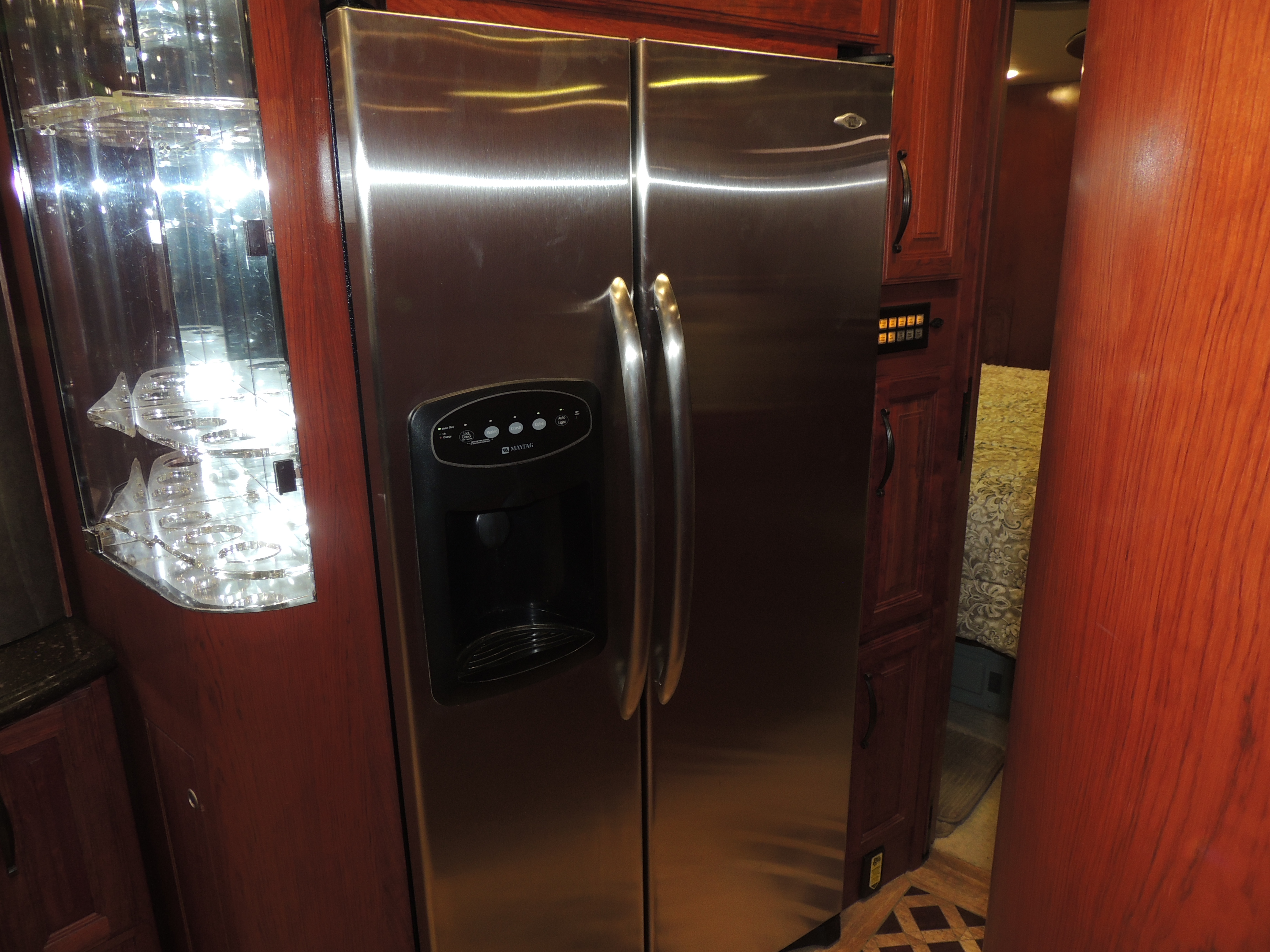 2010 Foretravel Phenix 45' Custom - exterior 12
