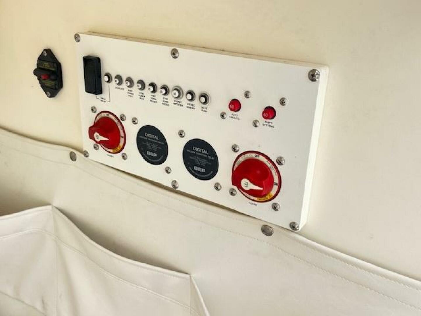 2019 Wellcraft 262 F CC - Image 9