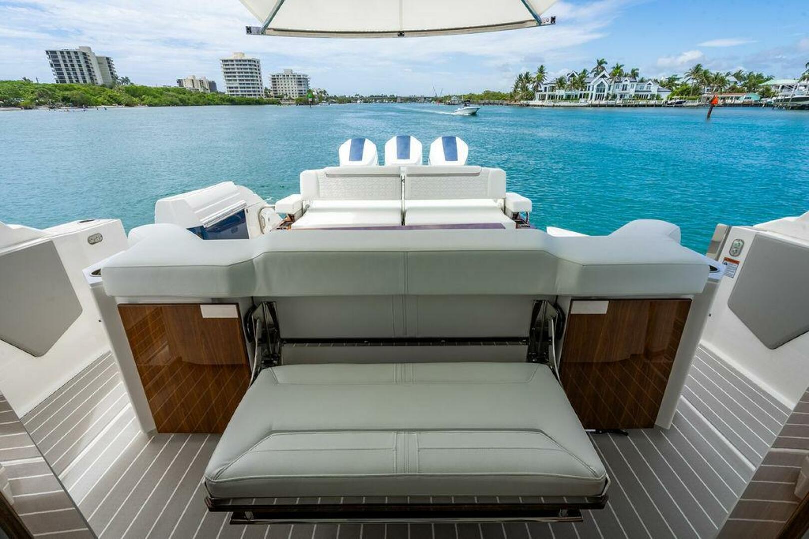 2025 Tiara Yachts 48 LS - Image 21