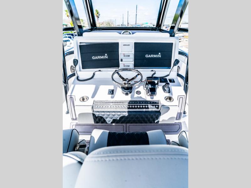 2024 Invincible 37 CATAMARAN - Image 18