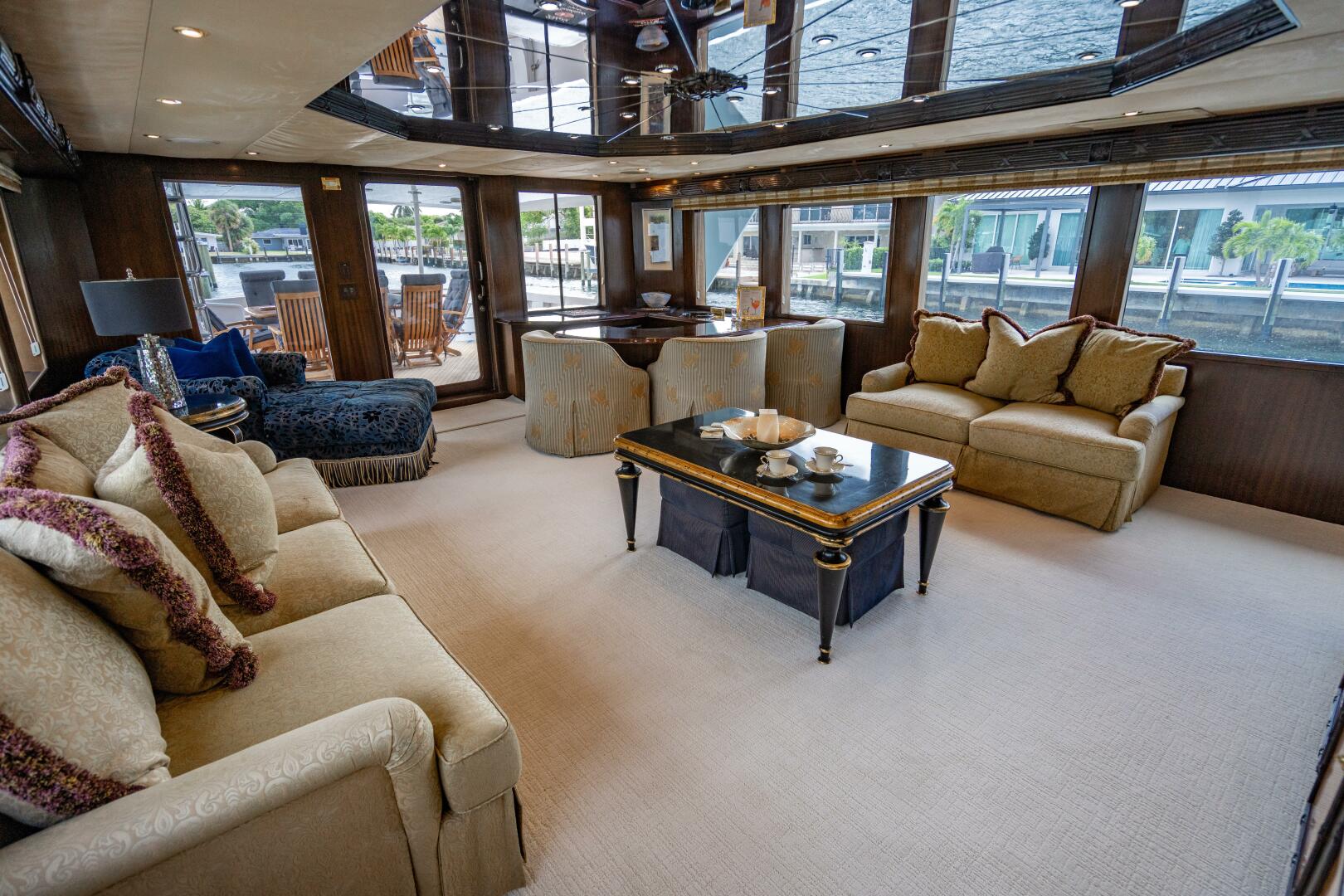 2001 Hatteras 100 Motor Yacht - Image 18