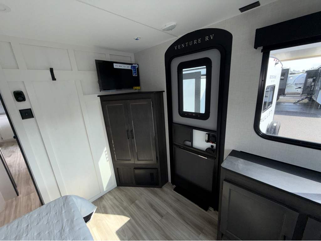 2026 VENTURE RV STRATUS 262VFK - Image 28