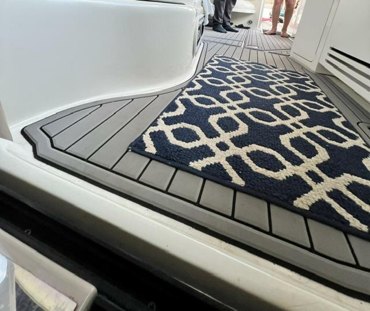2003 Sea Ray 380 Sundancer - Image 13