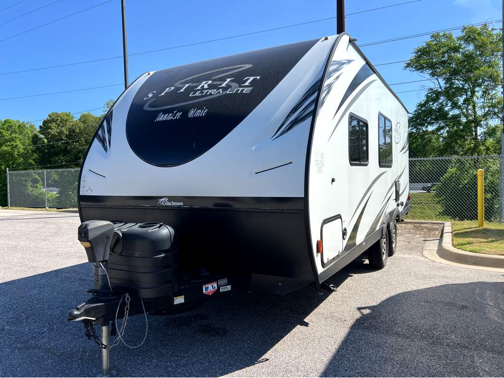 2019 COACHMEN SPIRIT 2245BH - Image 2