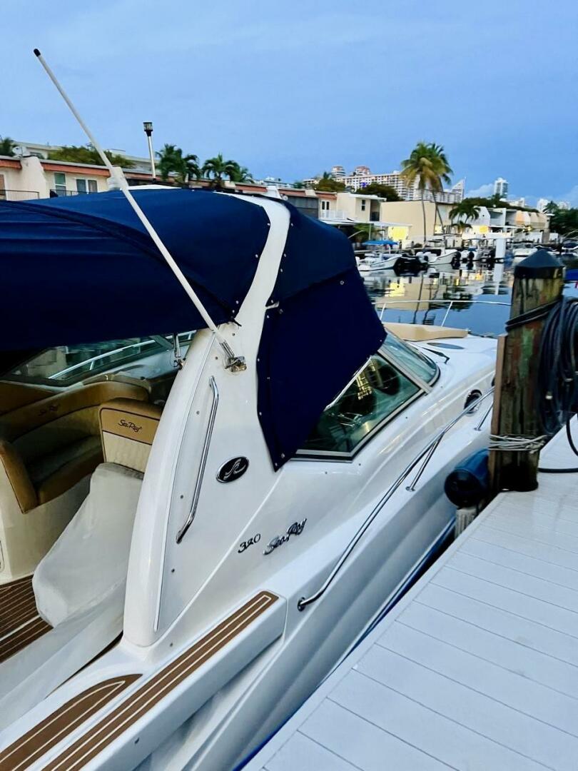 2004 Sea Ray 320 Sundancer - Image 4
