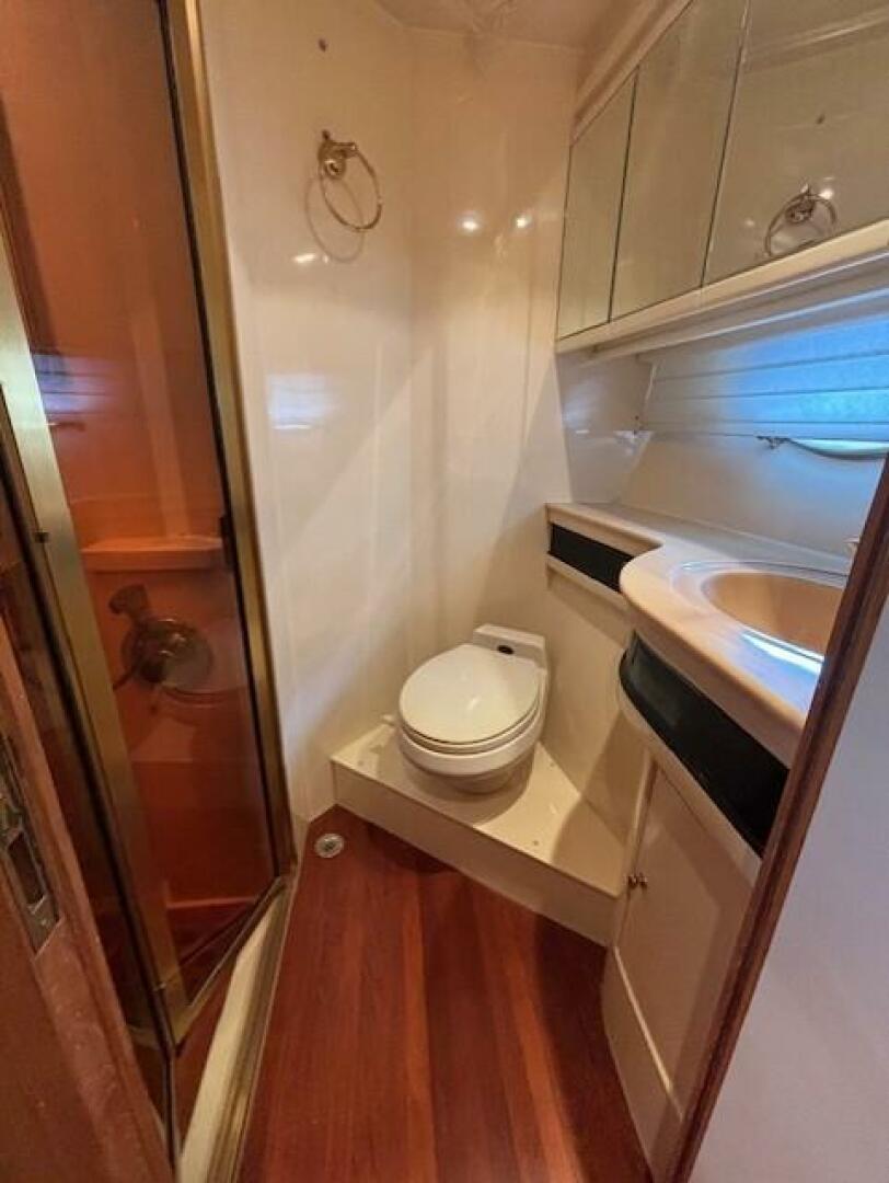 1994 Johnson High Tech 56' Euro - Image 22