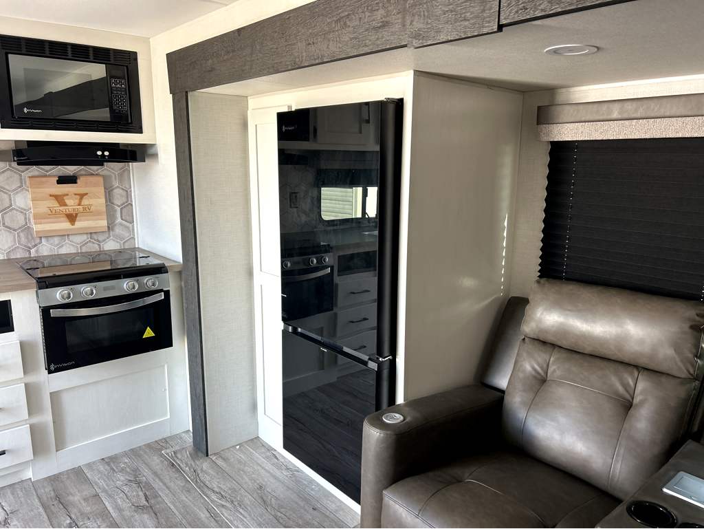 2026 VENTURE RV SIENNA 231VRK - Image 11