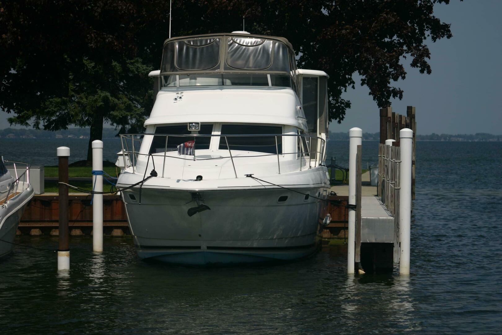 2001 Cruisers Yachts 3750 Motor Yacht - Image 3