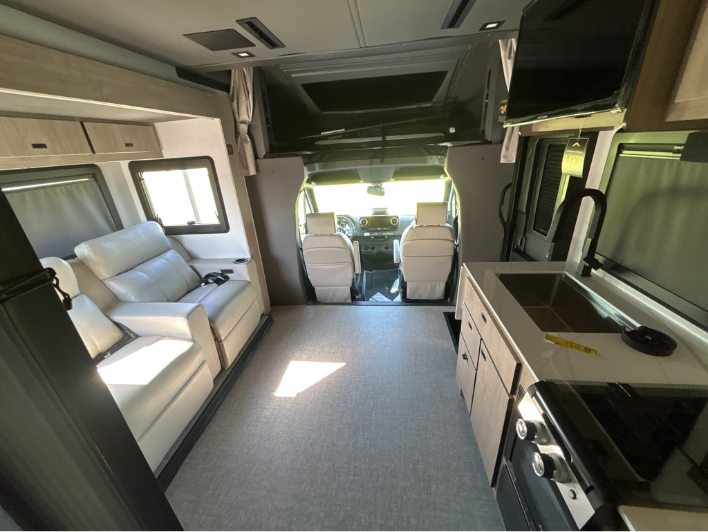 2026 Grand Design Lineage Series M 25TK - Image 22