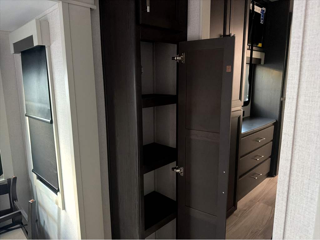 2026 Keystone ALPINE 3710FL - Image 35