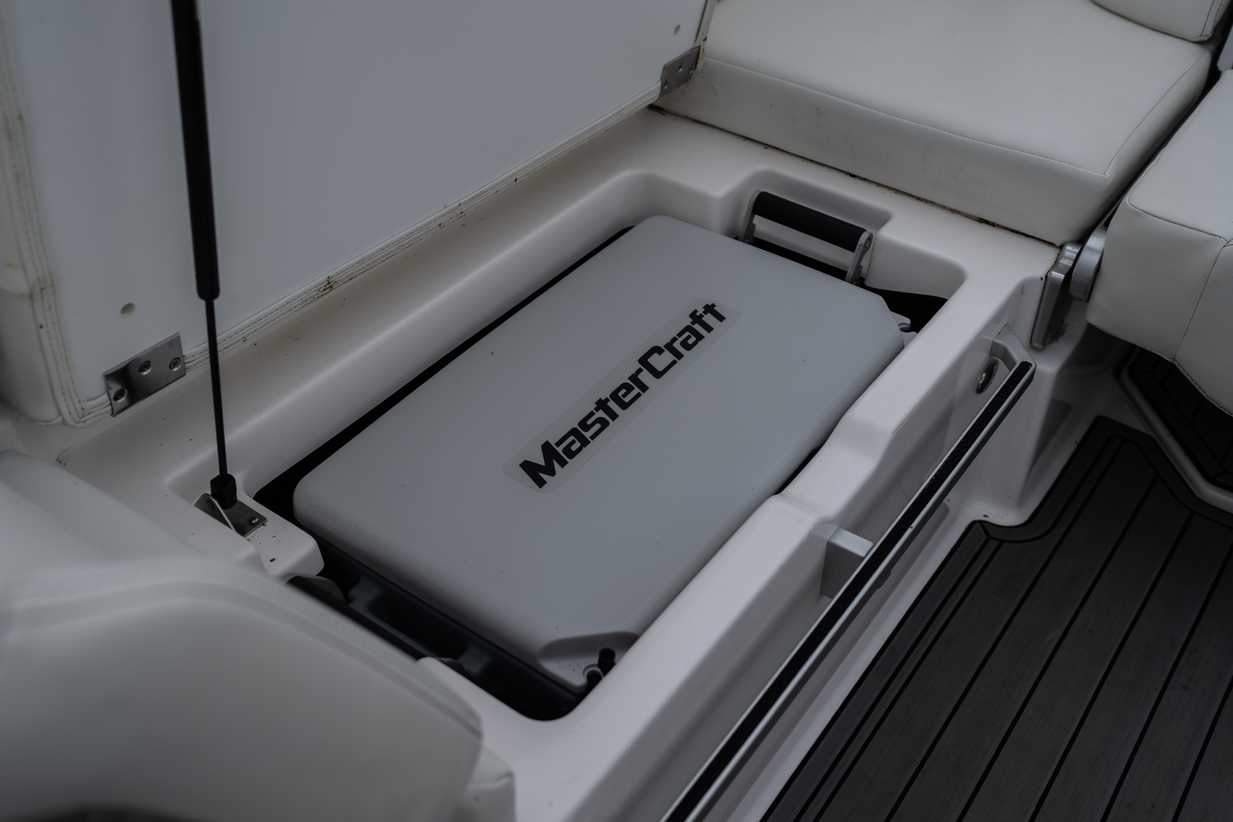 2023 MasterCraft XT24 - Image 27