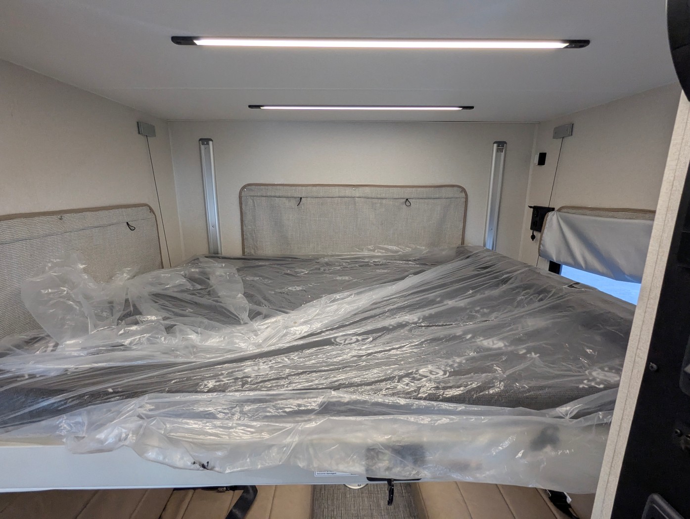 2027 Winnebago Elora 19DC - Image 22