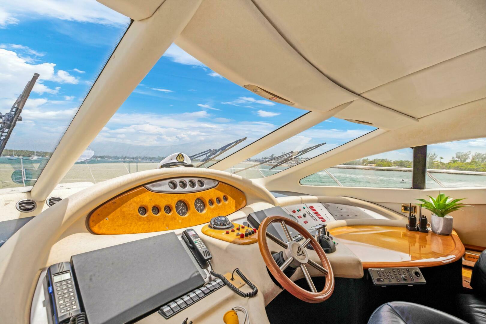 2004 Azimut Azimut 62 Base - Image 14
