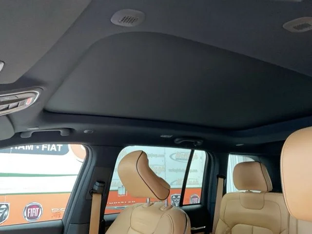 2025 Jeep Grand-Cherokee-L Laredo Altitude 4x4 - Image 20