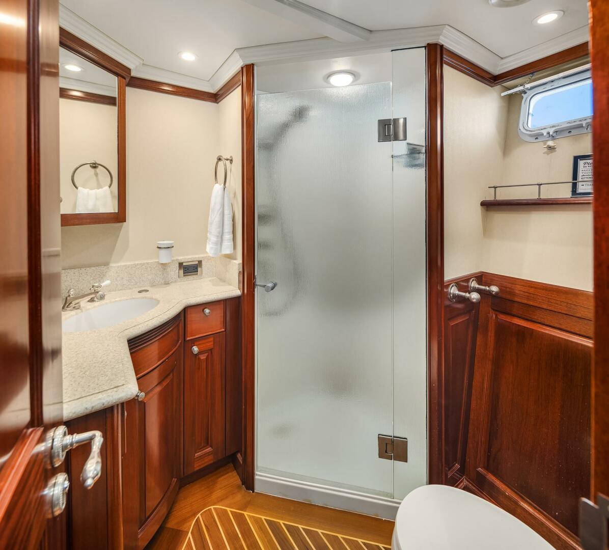 2001 Rayburn Custom Yachts Flush Deck - Image 40