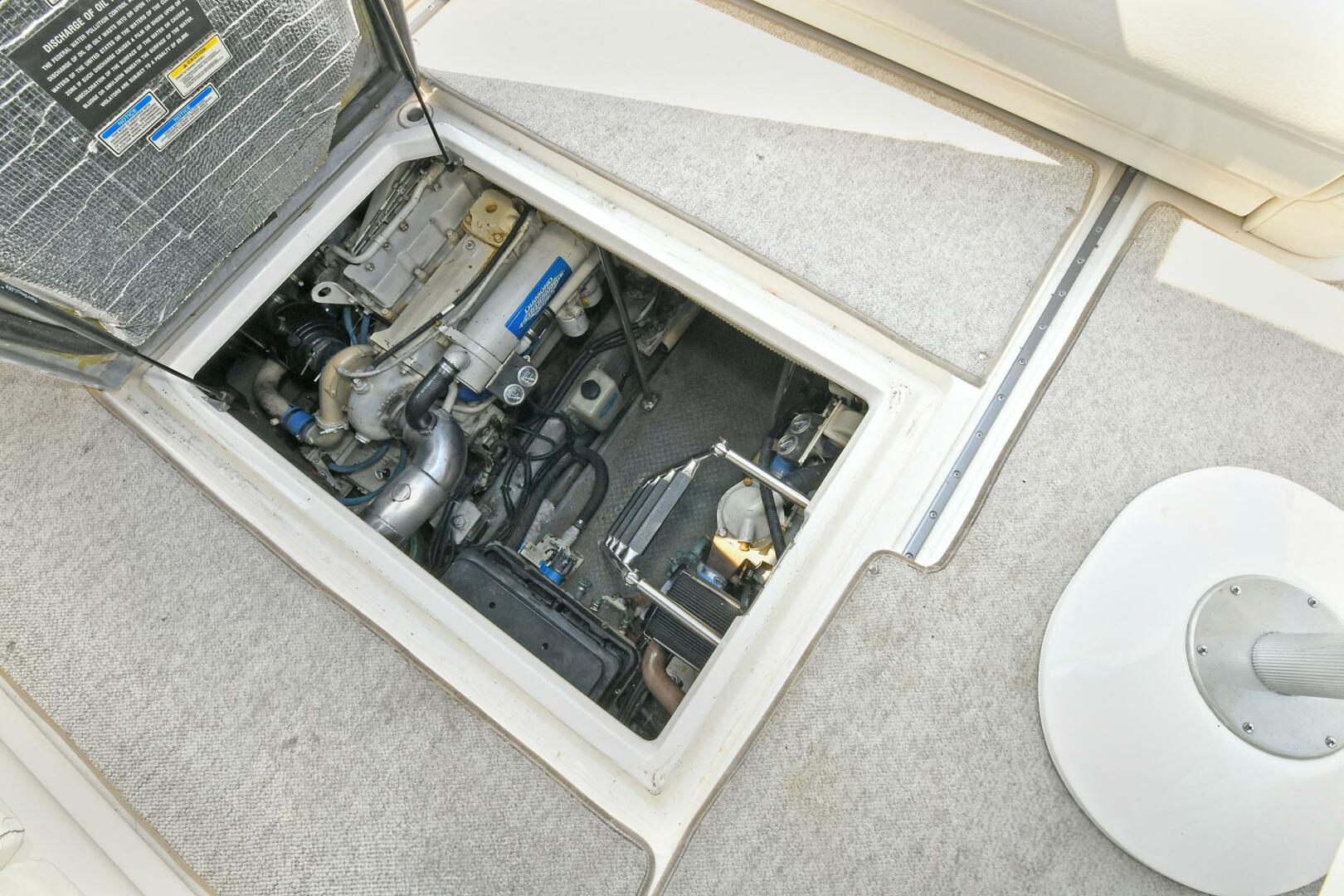 2000 Sea Ray 460 Sundancer - Image 13