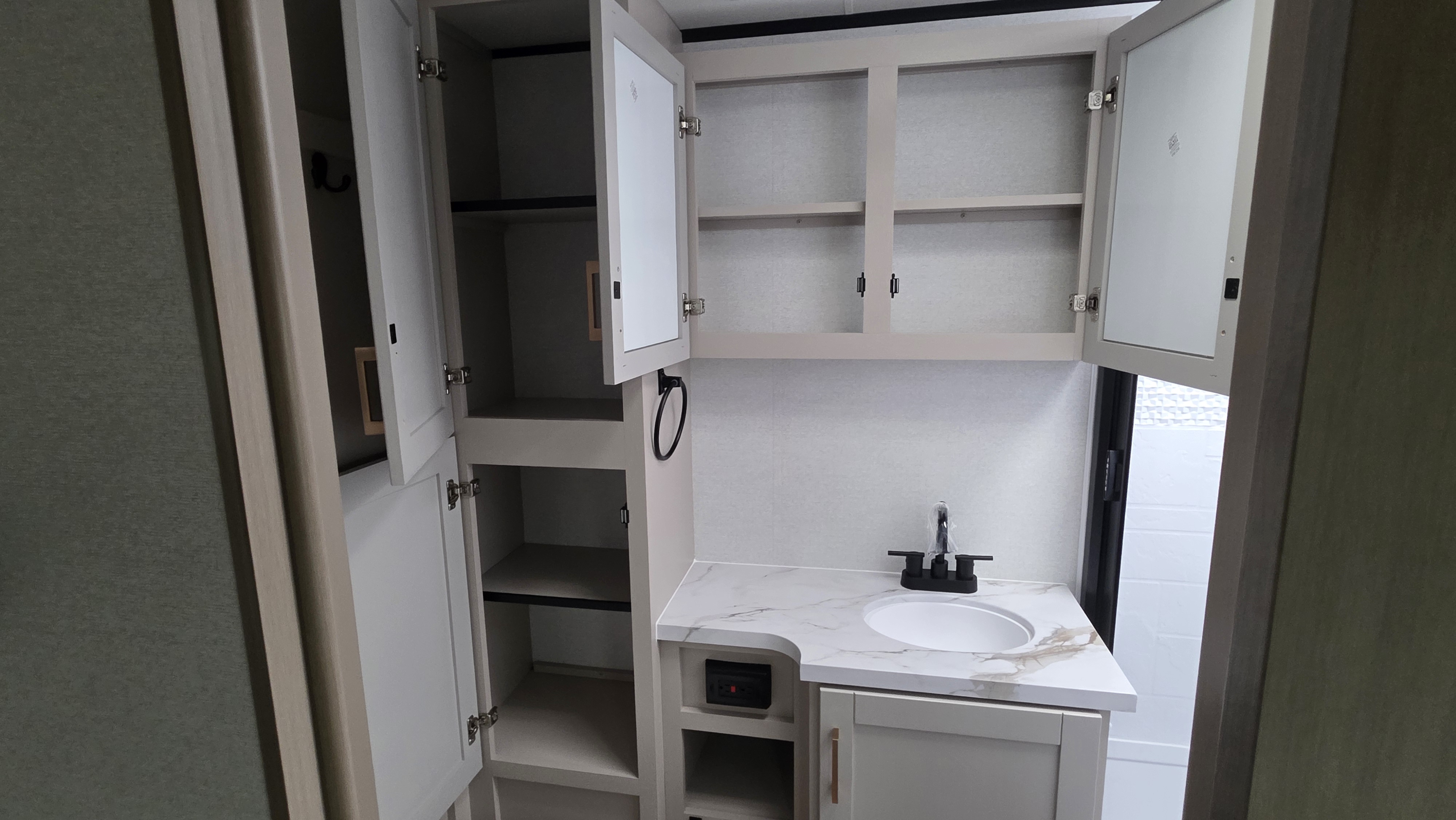 2027 JAYCO JAY FEATHER 21MML - Image 24