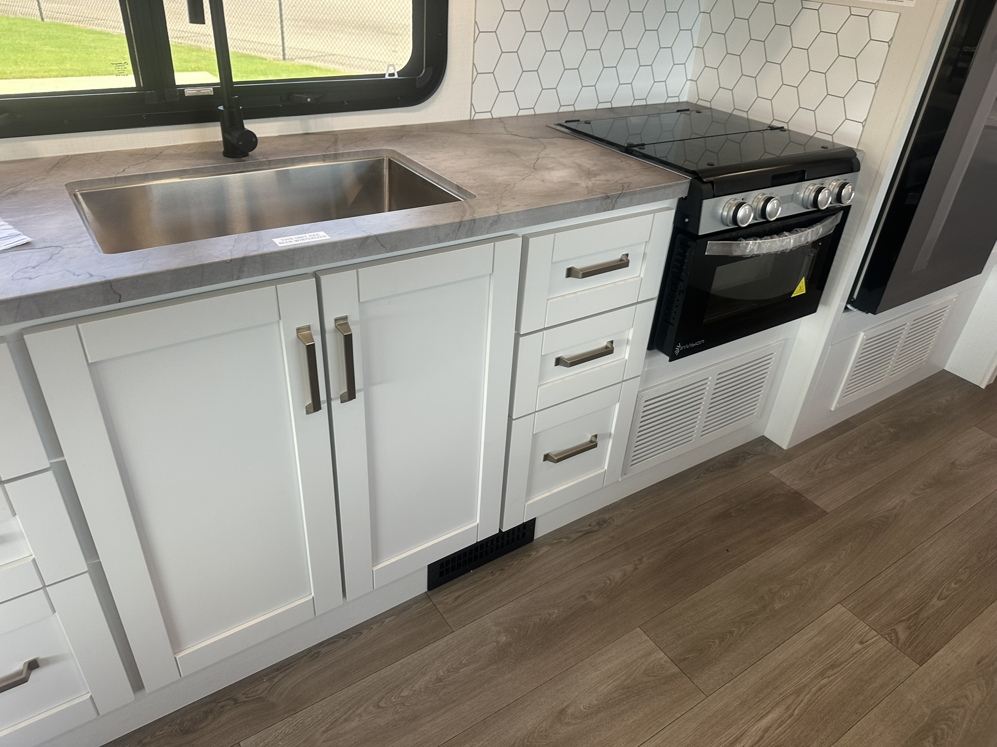 2027 JAYCO GREYHAWK 29MV - Image 31