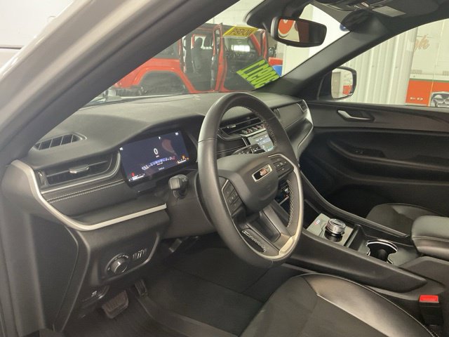 2023 Jeep Grand Cherokee L Utility 4D Altitude 4WD - Image 21